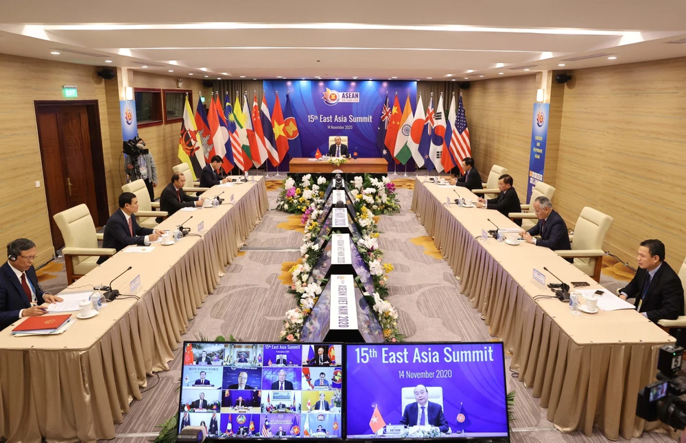 Hội nghị Cấp cao Đông Á lần thứ 15 tại điểm cầu Hà Nội. (Ảnh: Thống Nhất/TTXVN)