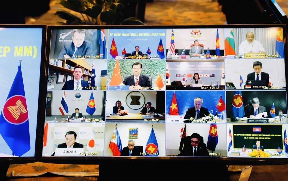 Hội nghị các Bộ trưởng kinh tế của Hiệp định đối tác kinh tế toàn diện khu vực (RCEP) lần thứ 8 tại đầu cầu các nước RCEP. (Ảnh: Trần Việt/TTXVN)