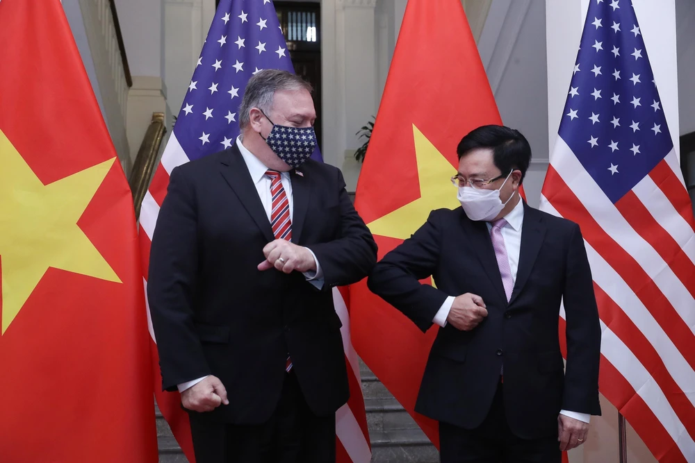 Phó Thủ tướng, Bộ trưởng Bộ Ngoại giao Phạm Bình Minh với Ngoại trưởng Hoa Kỳ Mike Pompeo. (Ảnh: Lâm Khánh/TTXVN)