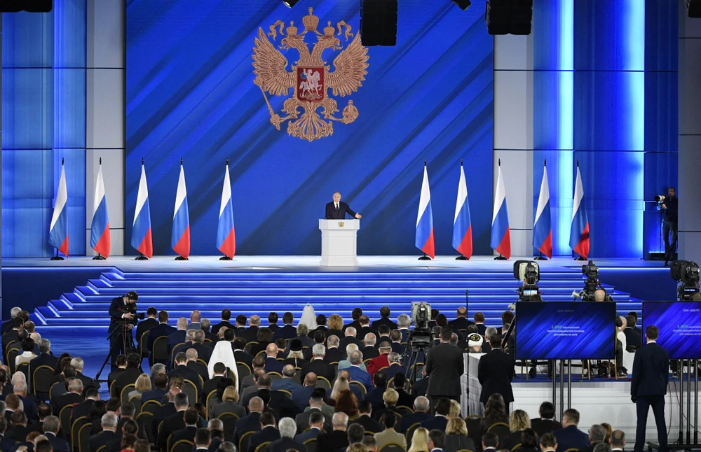 Tổng thống Nga Vladimir Putin đọc Thông điệp Liên bang thứ 27 tại Moskva ngày 21/4/2021. (Ảnh: AFP/TTXVN)