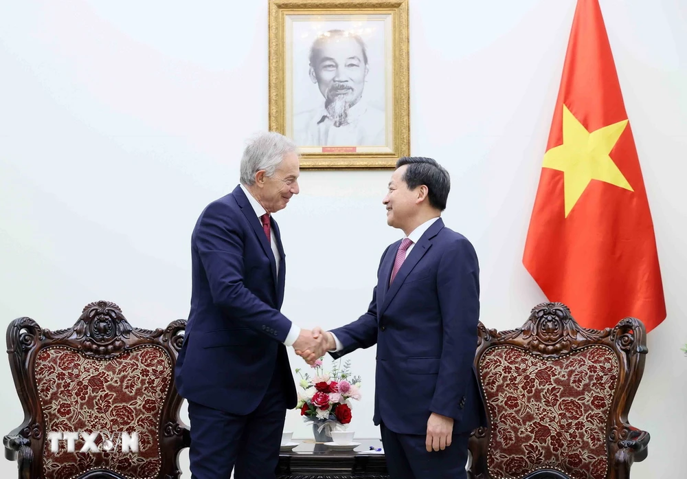 Phó Thủ tướng Lê Minh Khái tiếp ông Tony Blair, cựu Thủ tướng Anh, Chủ tịch điều hành Viện Tony Blair. (Ảnh: An Đăng/TTXVN)