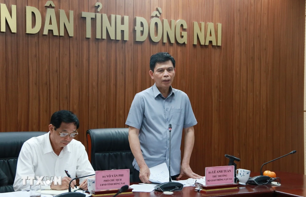 Ông Lê Anh Tuấn, Thứ trưởng Bộ Giao thông vận tải phát biểu tại buổi làm việc. (Ảnh: Công Phong/TTXVN)