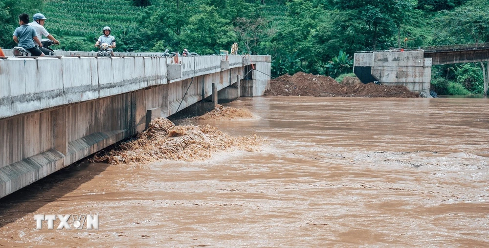 Mưa lớn khiến mực nước sông Gâm đoạn qua huyện Bảo Lâm tiếp tục dâng cao. (Ảnh: Bảo Chung/TTXVN phát)