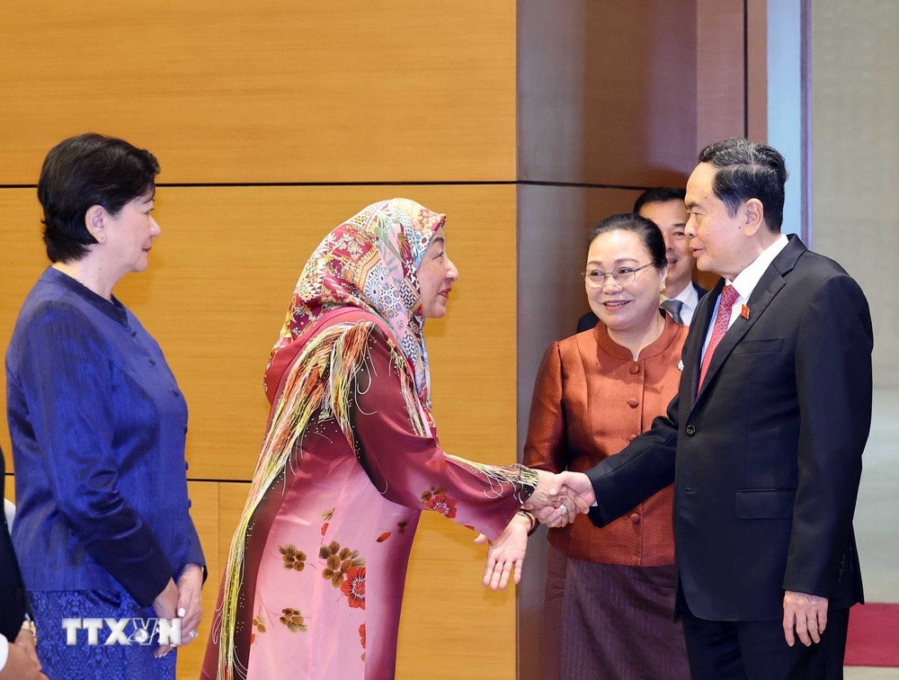 Chủ tịch Quốc hội Trần Thanh Mẫn với Đại sứ, Đại biện các nước ASEAN và Timor-Leste. (Ảnh: Thống Nhất/TTXVN)