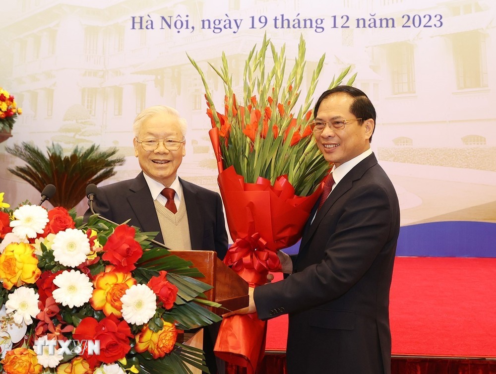 ttxvn_bui thanh son tong bi thu nguyen phu trong.jpg