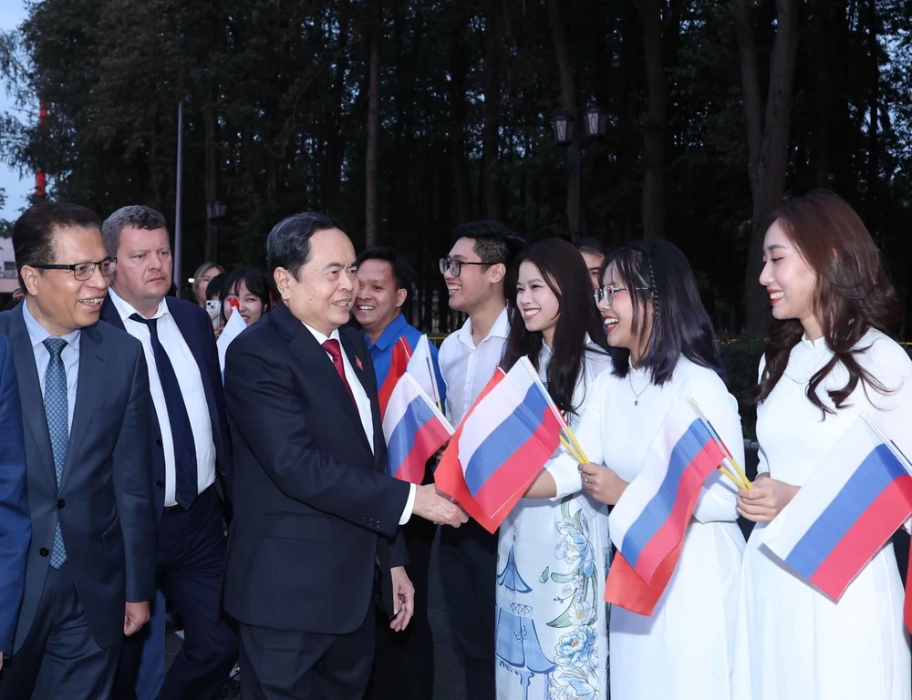 Lễ tiễn Chủ tịch Quốc hội Trần Thanh Mẫn tại sân bay Vnukovo, thủ đô Moskva, Liên Bang Nga. (Ảnh: Thống Nhất/TTXVN)