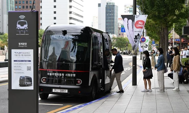 Một chiếc xe buýt tự lái tại Seoul, Hàn Quốc. (Nguồn: Korea Times)