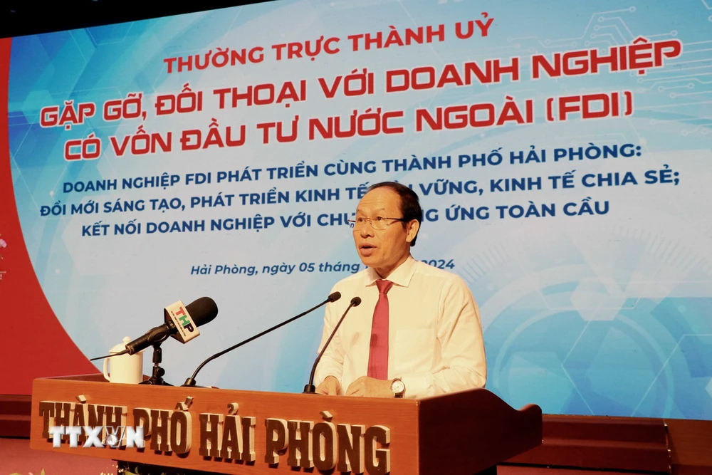 Thường trực Thành ủy Hải Phòng gặp gỡ, đối thoại với doanh nghiệp có vốn đầu tư nước ngoài (Ảnh: Hoàng Ngọc/TTXVN)