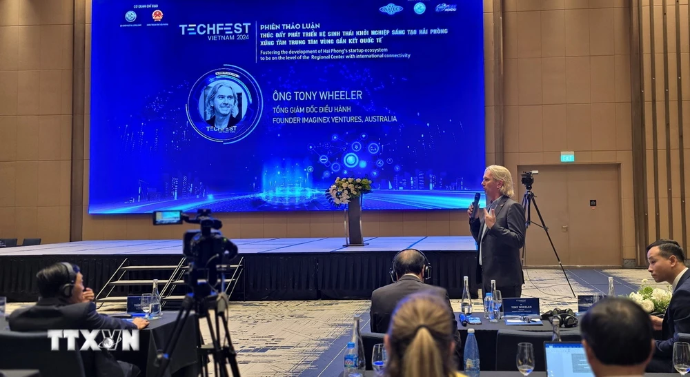 Đại biểu nước ngoài phát biểu trong khuôn khổ Techfest 2024. (Ảnh: Minh Thu/TTXVN)