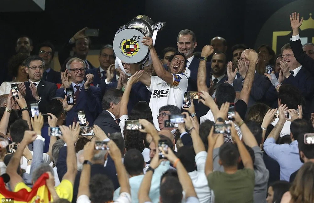 Valencia lần thứ 8 giành chức vô địch Cúp Nhà Vua Tây Ban Nha.