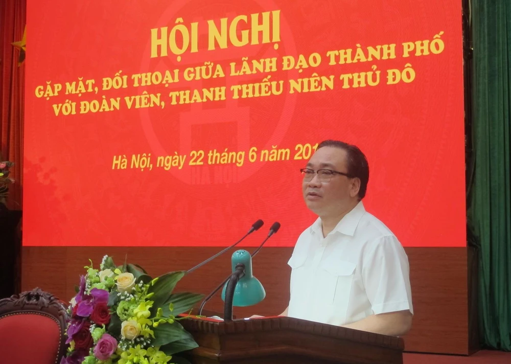 Bí thư Thành ủy Hà Nội Hoàng Trung Hải phát biểu tại hội nghị. (Ảnh: Nguyễn Thắng/TTXVN)