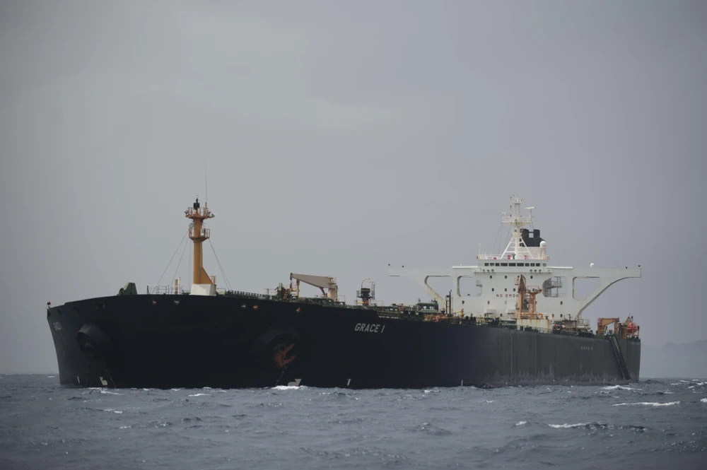 Tàu chở dầu Grace 1 của Iran ở ngoài khơi vùng lãnh thổ Gibraltar thuộc Anh ngày 6/7/2019. (Ảnh: AFP/TTXVN)
