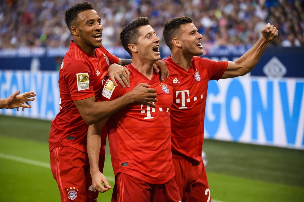 Lewandowski (giữa) lập hat-trick cho Bayern Munich. (Nguồn: Getty Images)