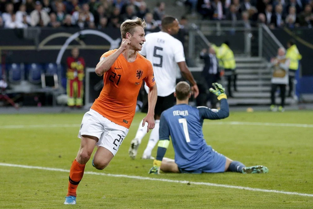 Frenkie de Jong mở đầu cho màn ngược dòng của Hà Lan trên đất Đức. (Nguồn: Getty Images)