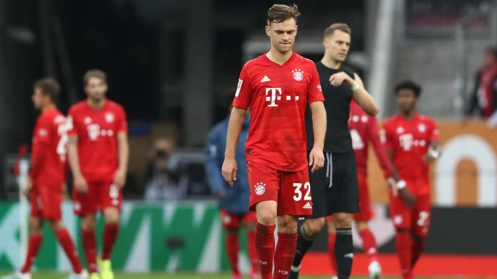 Bayern chỉ giành được trận hòa khi đối đầu Augsburg. (Nguồn: Bild)
