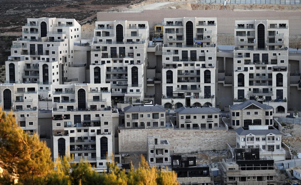 Công trình xây dựng tại Khu định cư Do Thái Givat Zeev, gần thành phố Ramallah, Khu Bờ Tây ngày 25/9. (Ảnh: AFP/TTXVN)