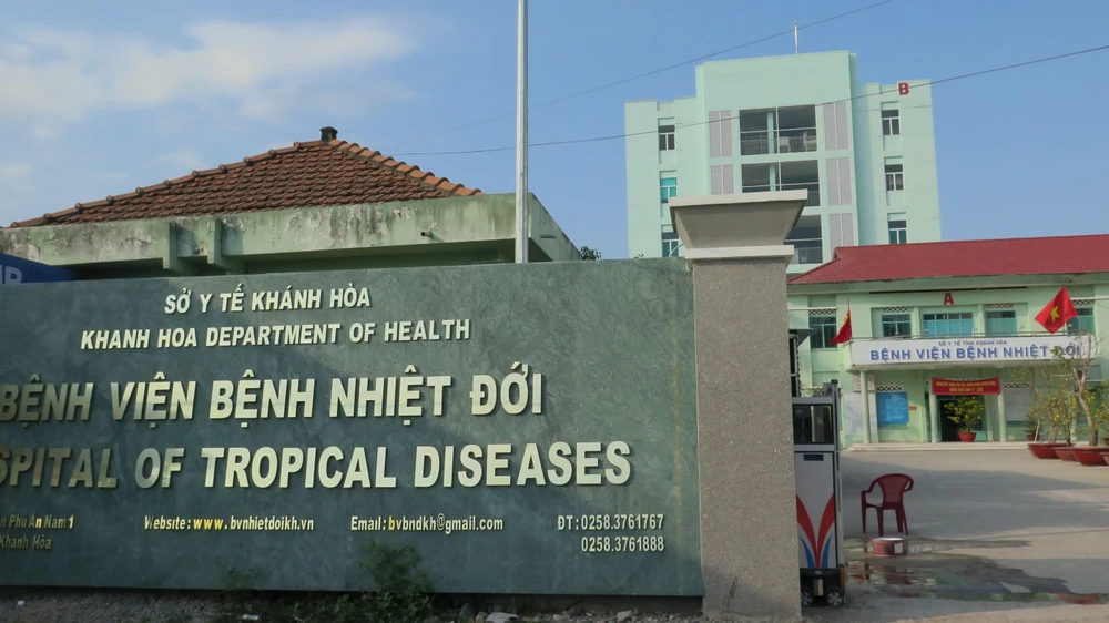 Bệnh viện Nhiệt đới Khánh Hòa - nơi đang thực hiện công tác tiếp nhận khám ca bệnh nghi nghi ngờ nhiễm chủng virus corona mới và cách ly chờ kết quả xét nghiệm. (Ảnh: Phan Sáu/TTXVN)