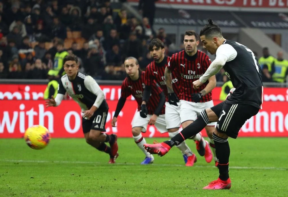 Ronaldo giúp Juventus thoát thua từ chấm 11m. (Nguồn: sempremilan)