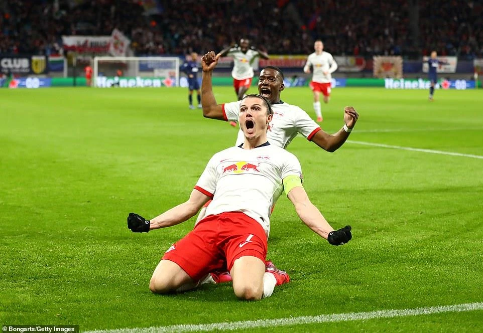 RB Leipzig thẳng tiến tứ kết Champions League.