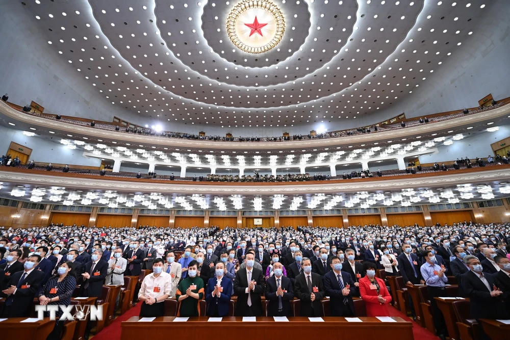 Các đại biểu tại phiên bế mạc Kỳ họp thứ 3 Hội nghị Chính Hiệp toàn quốc Trung Quốc khóa XIII tại thủ đô Bắc Kinh ngày 27/5. (Ảnh: THX/TTXVN)