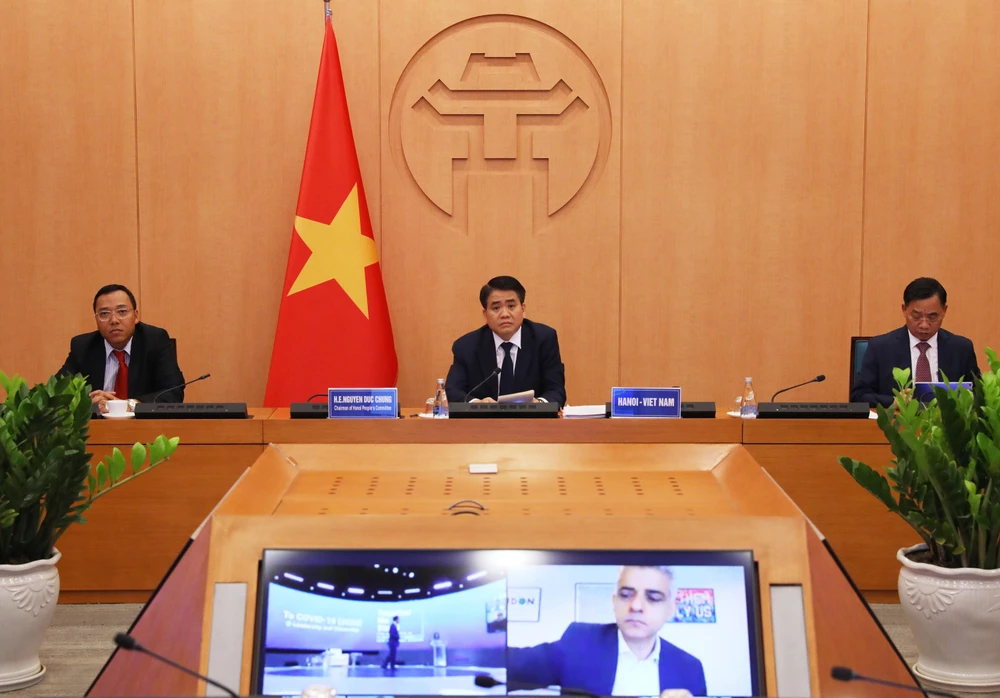 Chủ tịch Ủy ban nhân dân Thành phố Hà Nội Nguyễn Đức Chung dự Hội nghị cấp cao toàn cầu các thành phố về dịch Covid-19. (Ảnh: Lâm Khánh/TTXVN)
