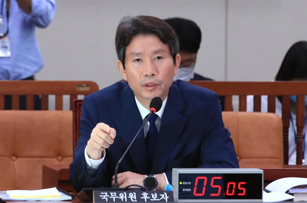 Bộ trưởng Thống nhất Hàn Quốc Lee In-young trong phiên điều trần trước Quốc hội ở Seoul. (Ảnh: YONHAP/TTXVN)