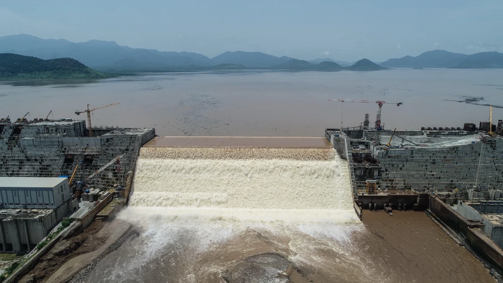Công trình xây dựng đập thủy điện Đại Phục Hưng ở Guba, Ethiopia. (Ảnh: AFP/TTXVN)