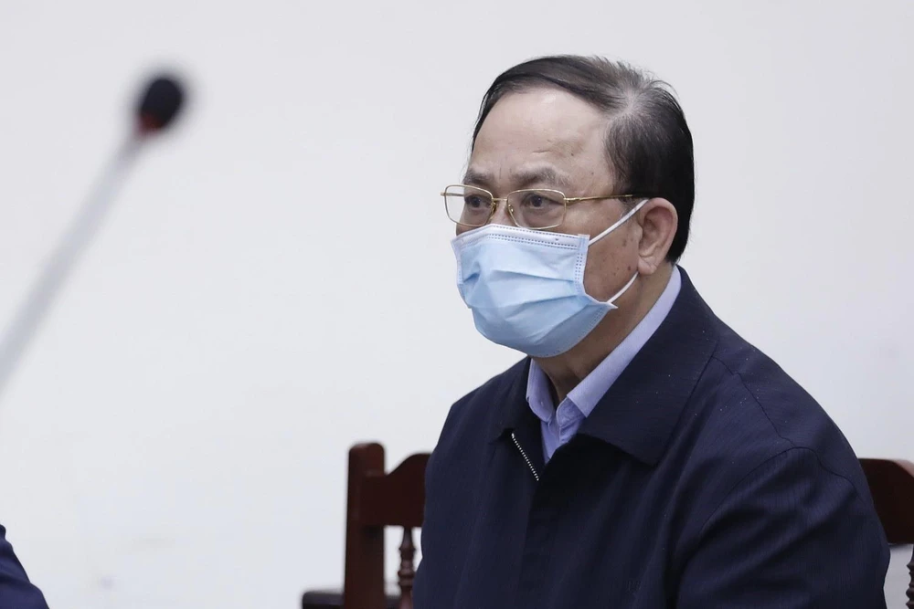 Bị cáo Nguyễn Văn Hiến (cựu Thứ trưởng Bộ Quốc phòng, cựu Tư lệnh Quân chủng Hải quân) nghe tuyên án. (Ảnh: Dương Giang/TTXVN)