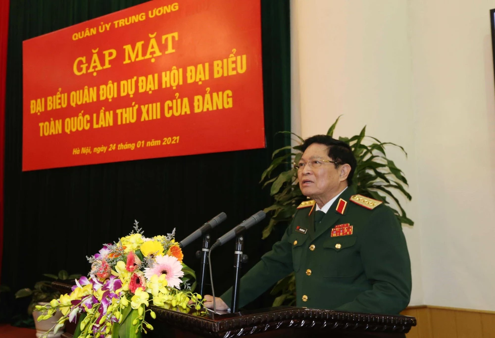 Đại tướng Ngô Xuân Lịch phát biểu tại buổi gặp mặt. (Ảnh: TTXVN phát)