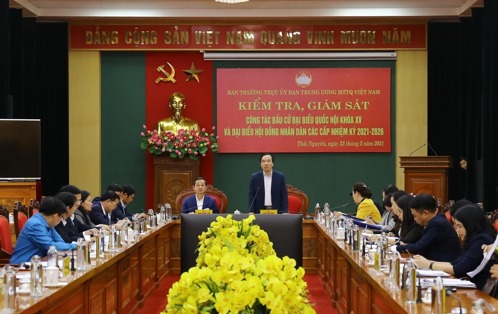 Đoàn giám sát của Ủy ban Trung ương MTTQ Việt Nam làm việc tại tỉnh Thái Nguyên. (Ảnh: Thu Hằng/TTXVN)