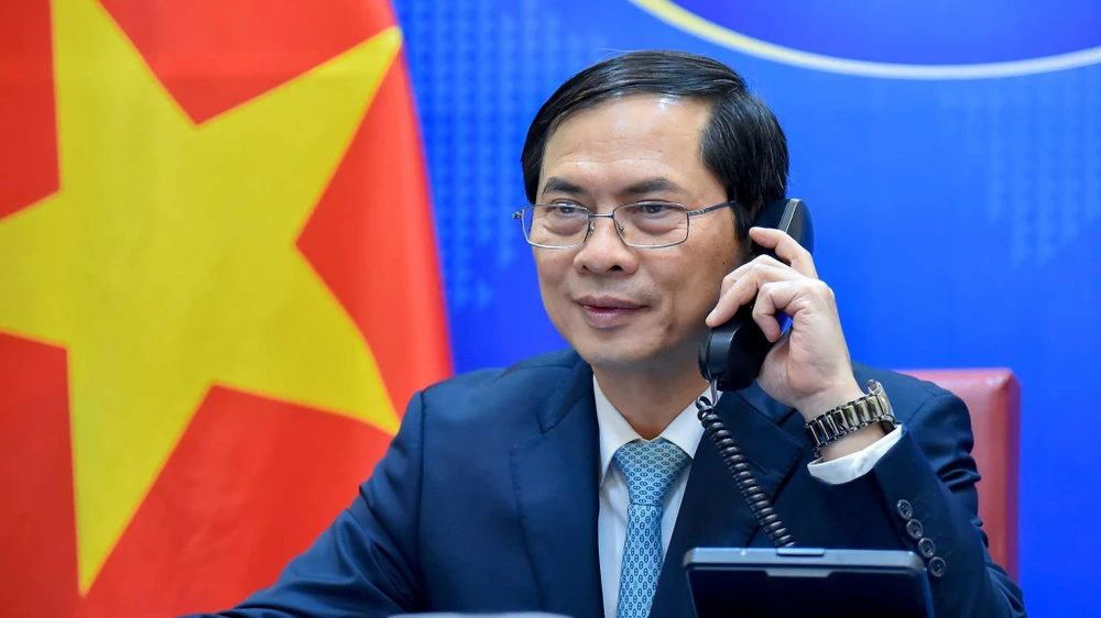 Bộ trưởng Bộ Ngoại giao Bùi Thanh Sơn điện đàm. (Ảnh: TTXVN phát)
