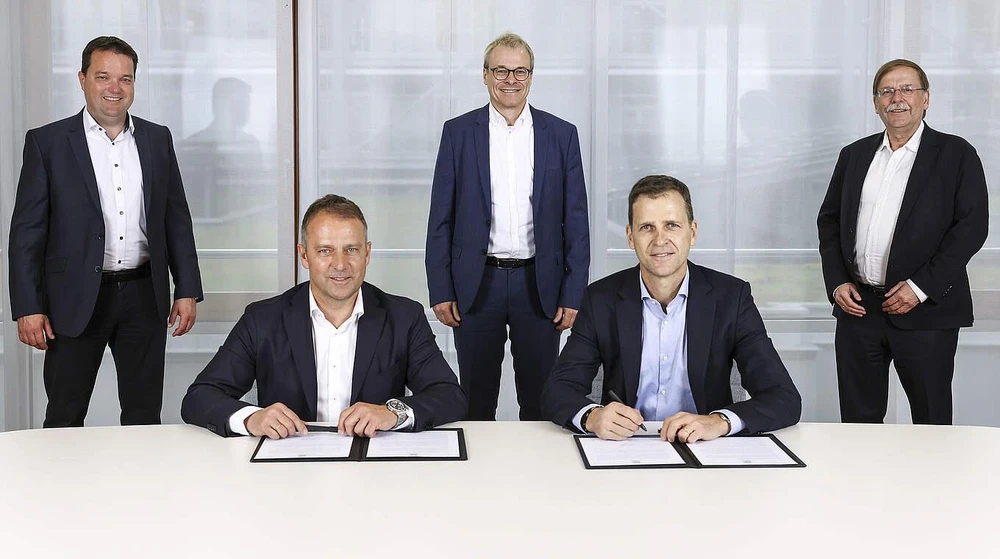 HLV Hansi Flick ký hợp đồng 3 năm với DFB. (Nguồn: DFB)
