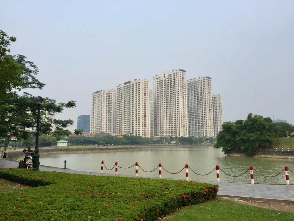 Khu đô thị "Thành phố Giao lưu" có quy mô 95 ha với hàng vạn người dân đang sinh sống. (Ảnh: Nguyễn Thắng/TTXVN)