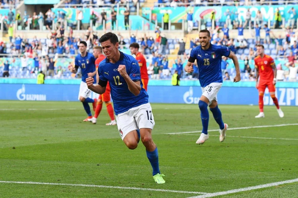 Matteo Pessina giúp Italy thắng tuyệt đối ở vòng bảng EURP 2020. (Nguồn: AP)