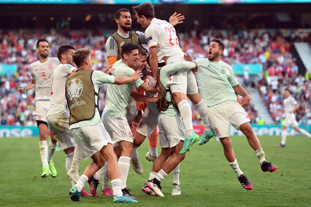 Tây Ban Nha vào tứ kết EURO 2020 sau chiến thắng siêu kịch tính. (Nguồn: AFP)
