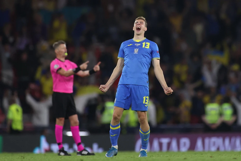 Ukraine trở thành đội bóng cuối cùng vào vòng tứ kết EURO 2020. (Ảnh: AFP/TTXVN)