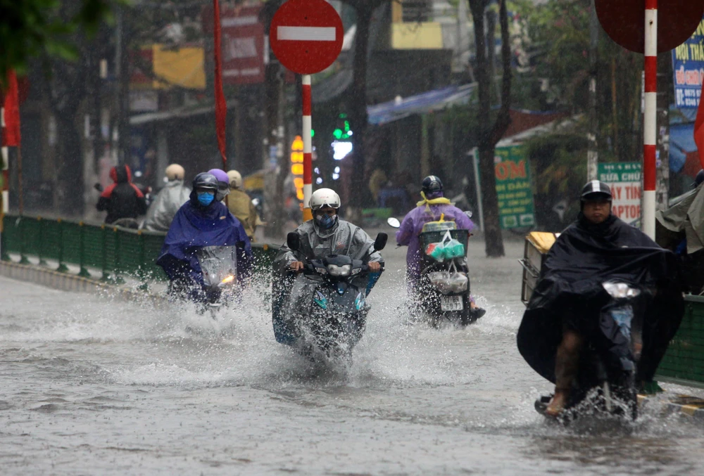 Mưa lớn gây ngập tại tổ 19 phường Tiền Phong, thành phố Thái Bình. (Ảnh: Thế Duyệt/TTXVN)