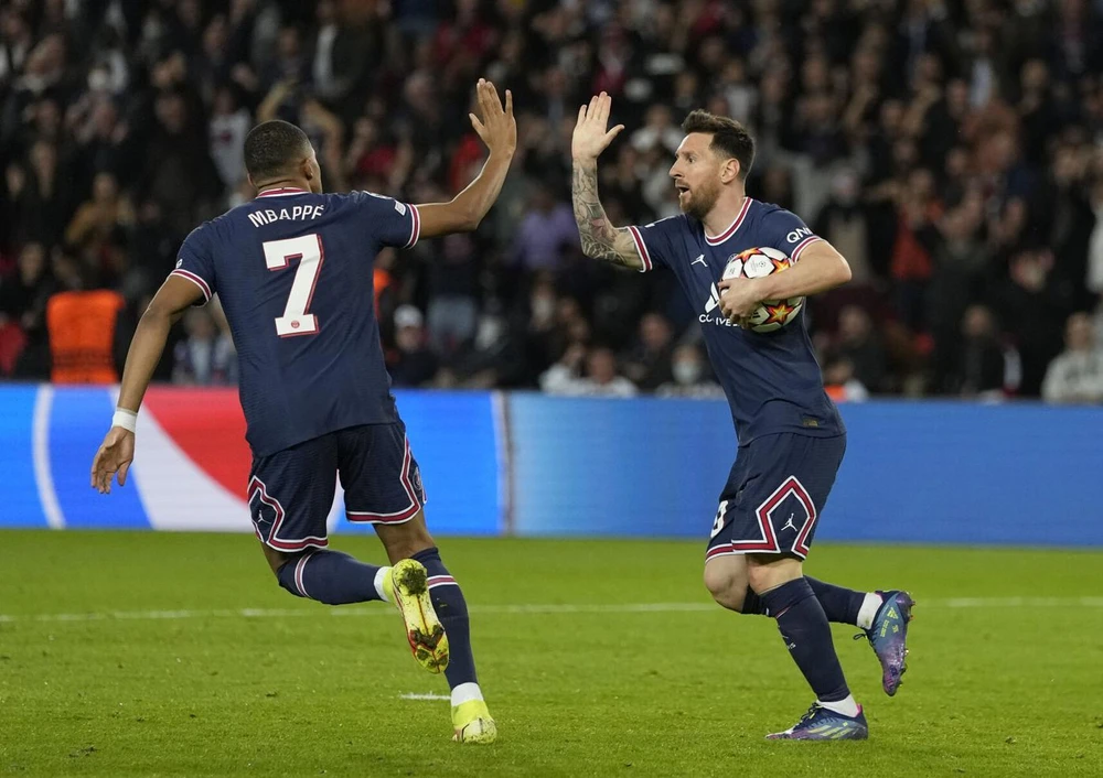 Messi và Mbappe ghi bàn giúp PSG chiến thắng. (Nguồn: Getty Images)
