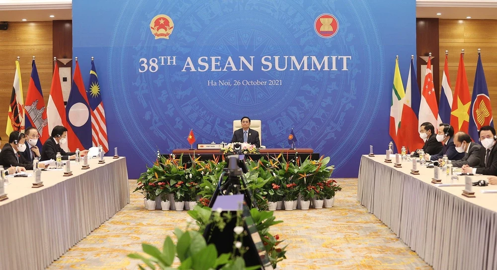 Thủ tướng Phạm Minh Chính tham dự Hội nghị cấp cao ASEAN lần thứ 38 tại điểm cầu Hà Nội. (Ảnh: Dương Giang/TTXVN)