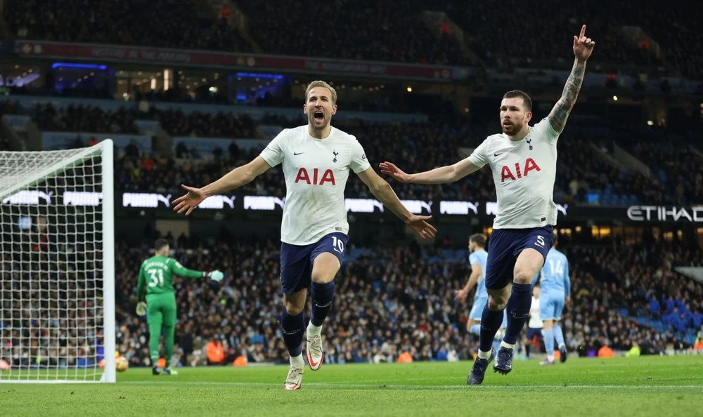 Kane lập cú đúp giúp Tottenham đánh bại Manchester City. (Nguồn: Getty Images)
