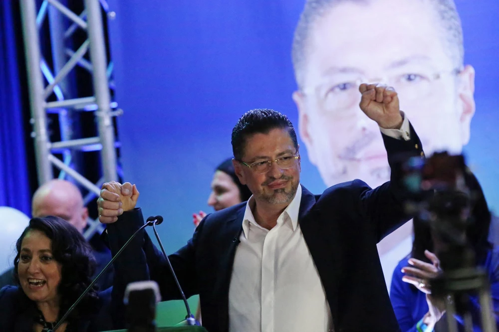 Tổng thống đắc cử Costa Rica, Rodrigo Chaves. (Nguồn: Reuters)