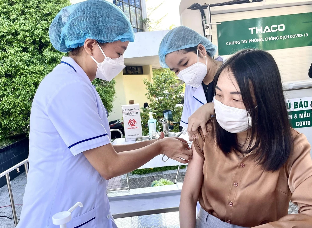 Tiêm vaccine phòng COVID-19. (Ảnh: Mai Trang/TTXVN)