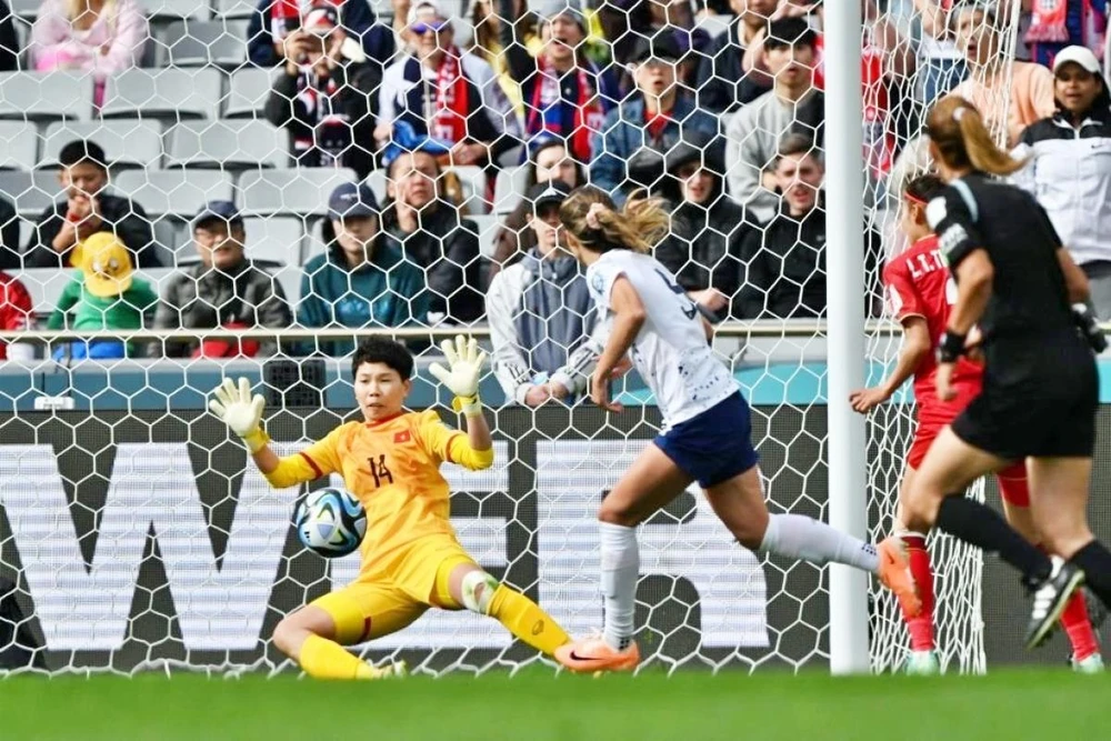 Thủ môn Kim Thanh đã thi đấu xuất sắc để liên tiếp cứu thua cho Tuyển Nữ Việt Nam. (Nguồn: Getty Images)