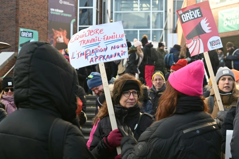 Người lao động ở tỉnh Quebec đình công đòi tăng lương. (Nguồn: AFP)