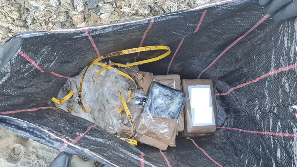 Những gói ma túy được phát hiện ở gần bãi biển của Australia. (Nguồn: AP)