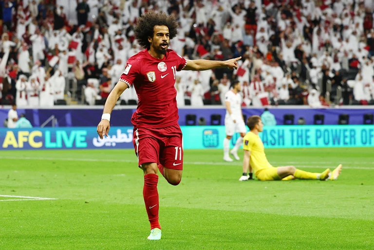 Akram Afif lại trở thành người hùng giúp Qatar giành chiến thắng ở Asian Cup 2023. (Nguồn: Getty Images)