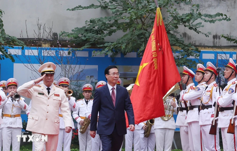 Chủ tịch nước Võ Văn Thưởng chúc Tết cán bộ, chiến sỹ Bộ Tư lệnh Cảnh vệ