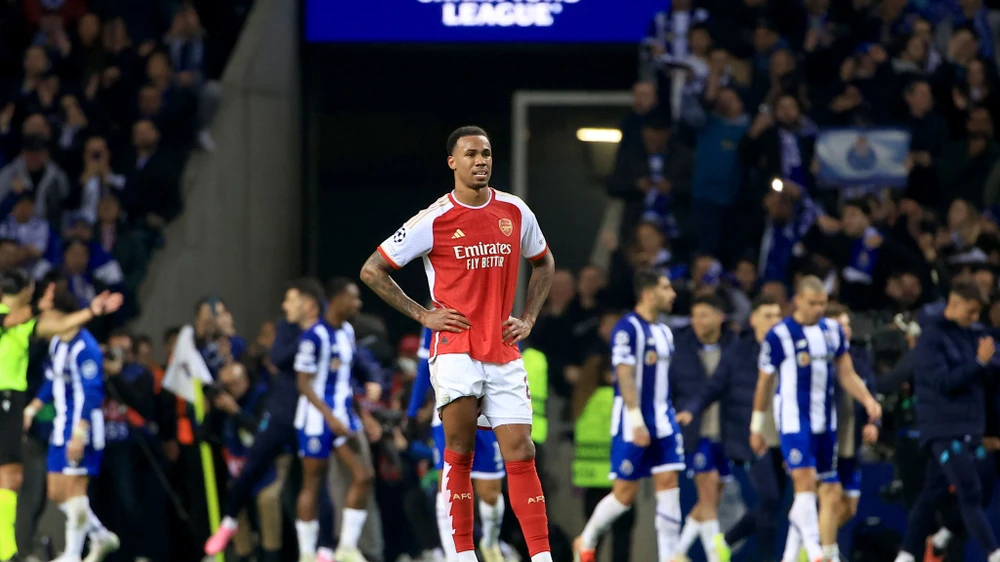 Arsenal thua Porto ở lượt đi vòng 1/8 Champions League. (Nguồn: Sky)
