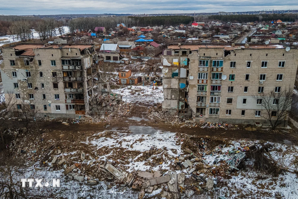 Cảnh tàn phá do xung đột tại Izyum thuộc vùng Kharkiv, Ukraine, ngày 20/2/2023. (Ảnh: AFP/TTXVN)
