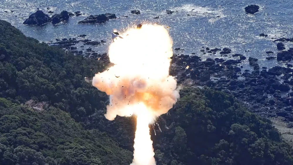 Tên lửa Kairos đã phát nổ chỉ vài giây sau khi được phóng. (Nguồn: Kyodo)